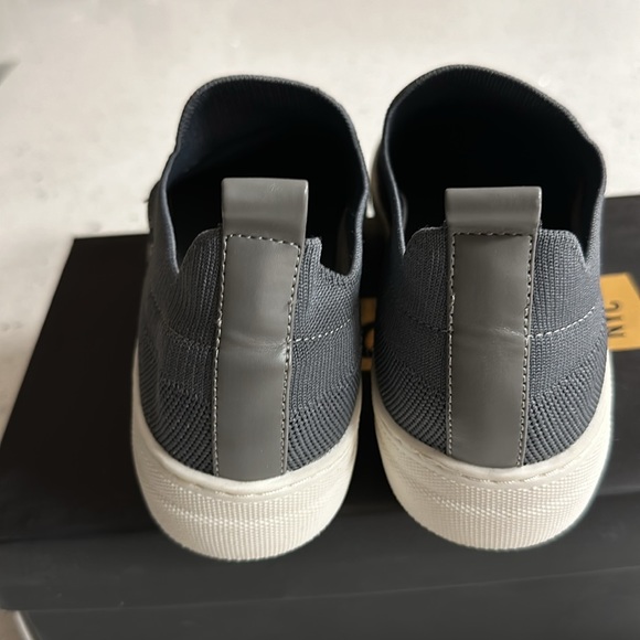 Madden NYC Slip on Platform Sneakers 7.5, 8 Gray - Picture 4 of 8